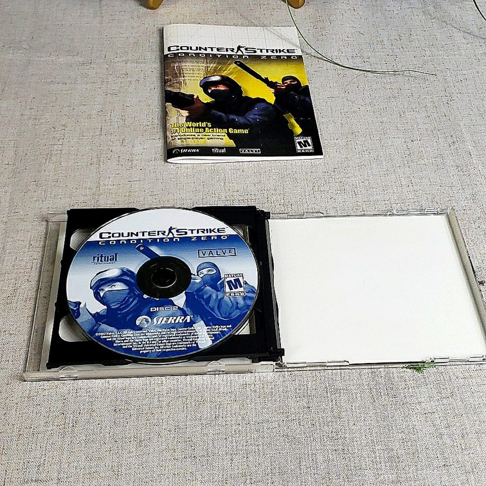 PC Counter Strike Condition Zero w/ Strategy Guide - Picture 3 of 4